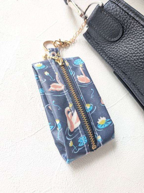 ★新商品★　携帯用ペーパーナプキンケース　ペーパーハンカチ　リバティラミネート　ベッツィアングラフィティ 7枚目の画像