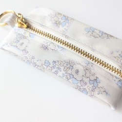 ★新商品★　携帯用ペーパーナプキンケース　ペーパーハンカチ　リバティラミネート　ベッツィアングラフィティ 3枚目の画像