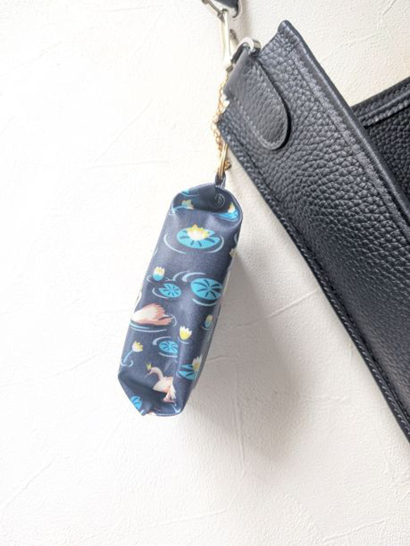 ★新商品★　携帯用ペーパーナプキンケース　ペーパーハンカチ　リバティラミネート　ベッツィアングラフィティ 8枚目の画像