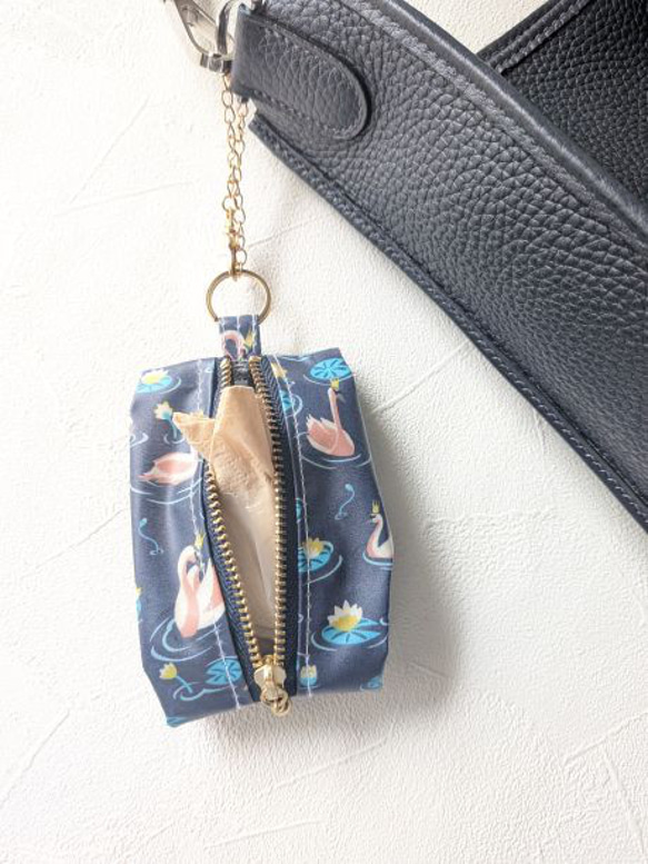 ★新商品★　携帯用ペーパーナプキンケース　ペーパーハンカチ　リバティラミネート　ベッツィアングラフィティ 9枚目の画像