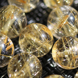 良質□雪花入りリビアングラス約9.2～9.6mm☆1粒✧宇宙からの来訪者