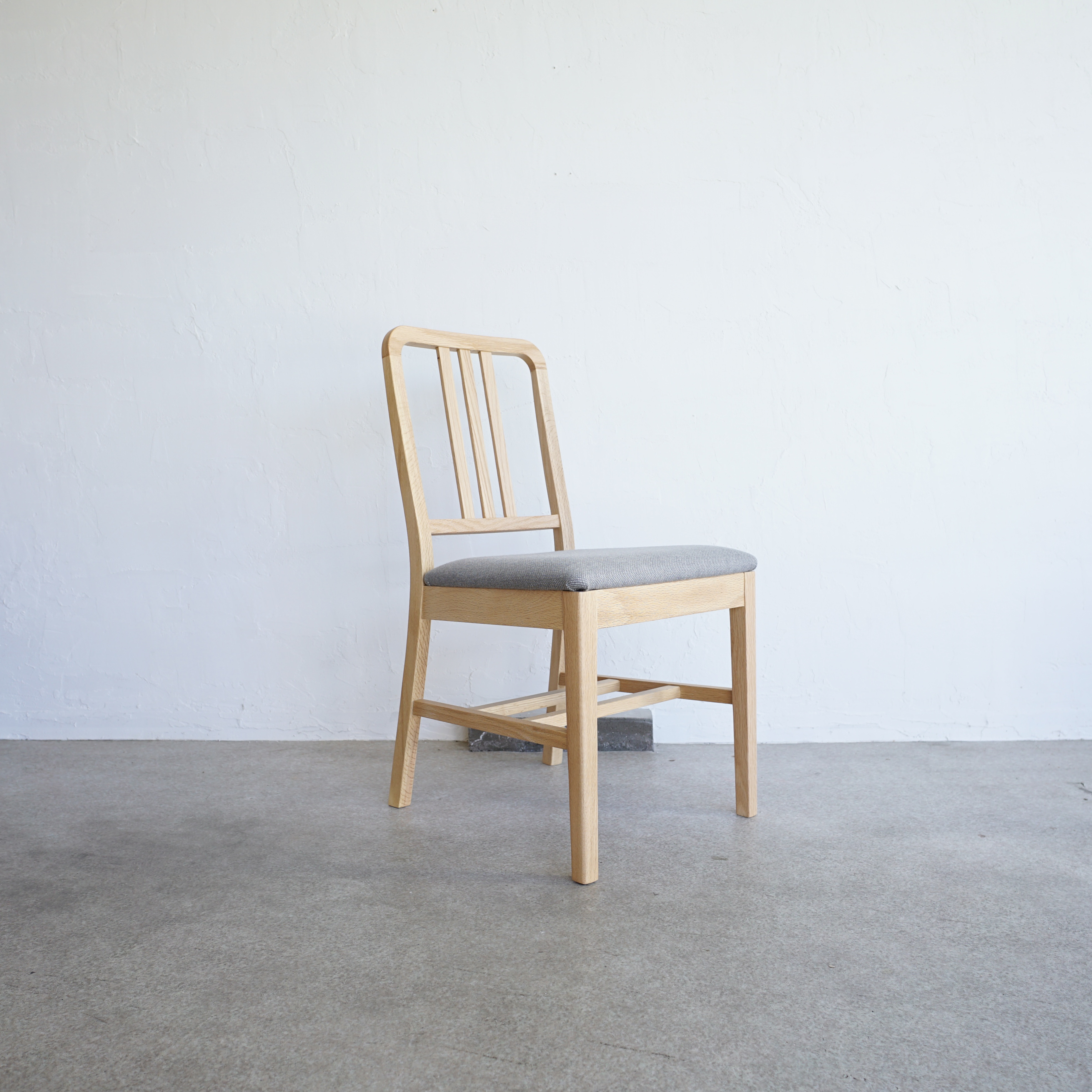 ダイニングチェア/オーク無垢材/ナチュラル/椅子/北欧/ネイビーチェア/座面生地カラー選択可/木部カラー選択可/cafe