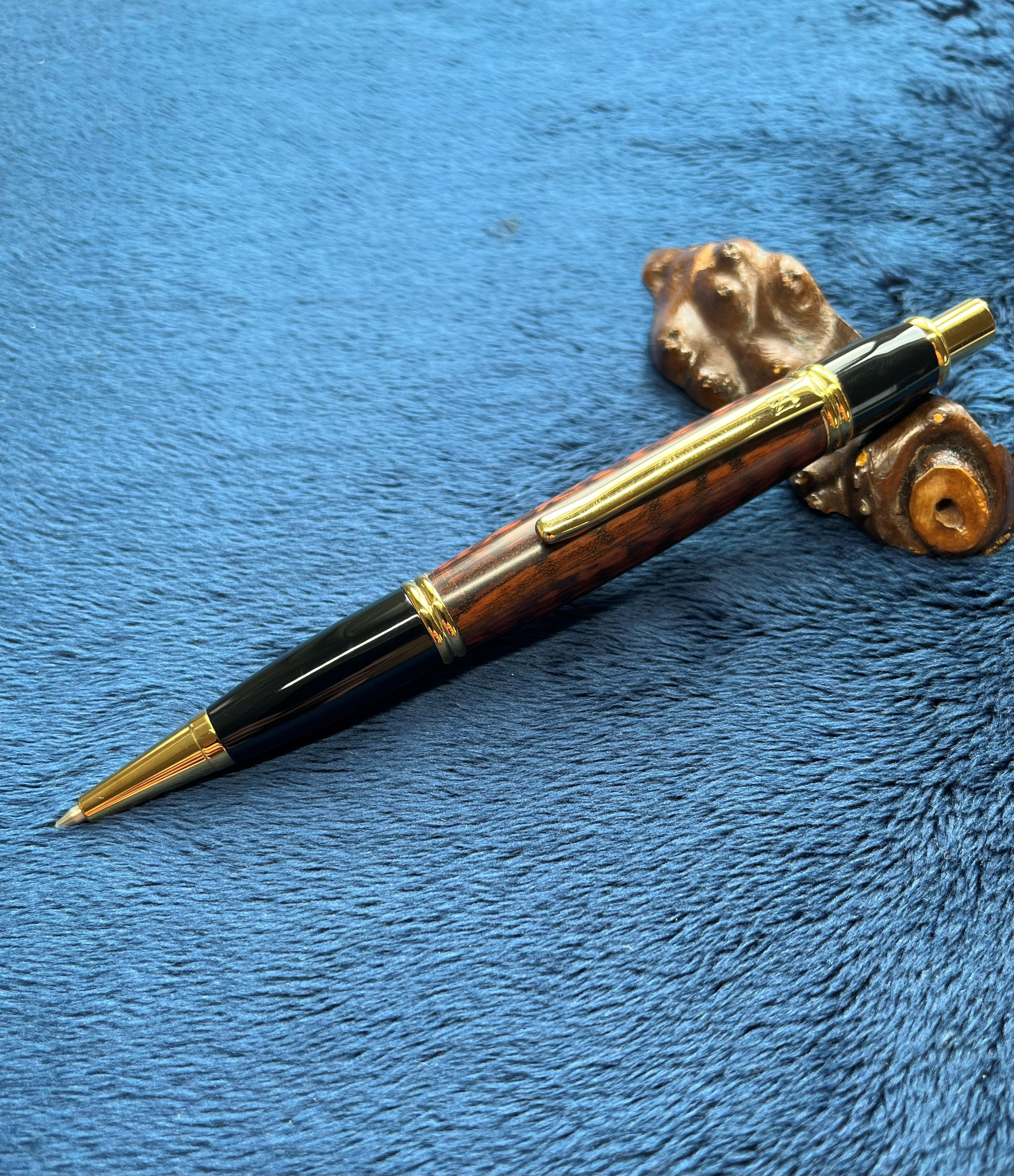 木のボールペン　No,16　スネークウッド