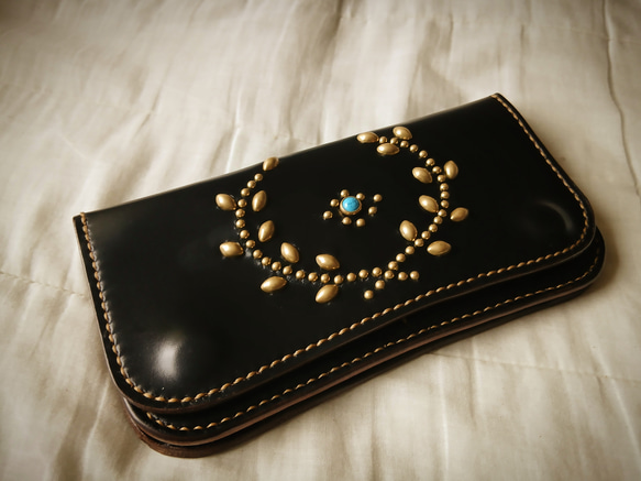 Hoween クロムエクセルレザー 茶芯トラッカーウォレット 真鍮スタッズ