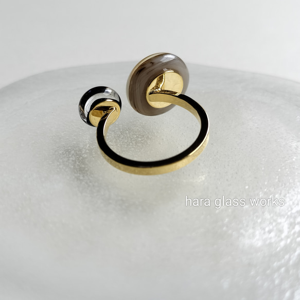 ガラスのフォークリング　グラデーション＆ブラックオーロラ（ゴールド）　 3枚目の画像