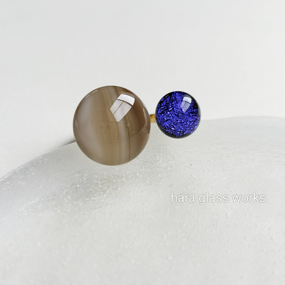 ガラスのフォークリング　グラデーション＆ブラックオーロラ（ゴールド）　 1枚目の画像