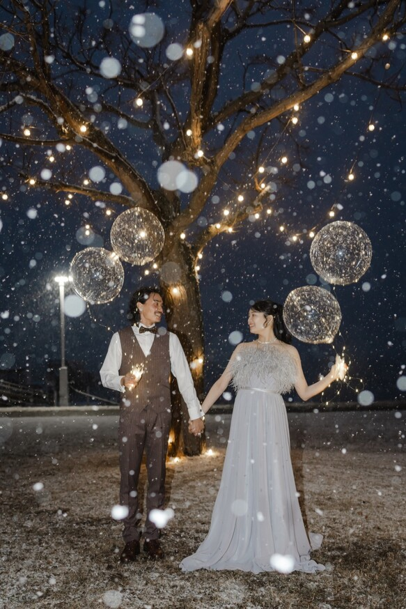 実例写真！カラードレス ブルー ビスチェタイプ ティアードのドレス プリーツスカート エレガント フレアスカート 結婚式