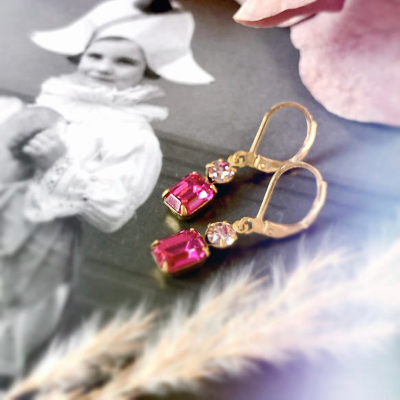 チェコグラスとオーストリア製クリスタルカボションのピアス-Fuchsia & Light Amethyste- 3枚目の画像