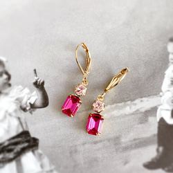 チェコグラスとオーストリア製クリスタルカボションのピアス-Fuchsia & Light Amethyste- 4枚目の画像