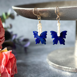 14kgf*アゲハ蝶*ラピスラズリと淡水パールのピアス／イヤリング* 1枚目の画像