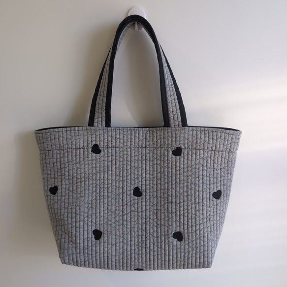✱受注制作✱ヌビバッグ Lサイズ /ヌビトートバッグ /ランチトート/ ライトグレー×ハート刺繍 1枚目の画像
