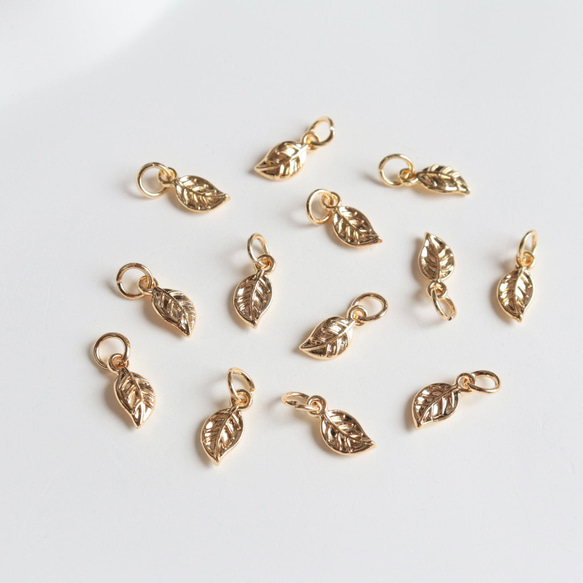4個★14Kコーディング  5mm ×11mm リーフ　チャーム　ゴールド 12枚目の画像