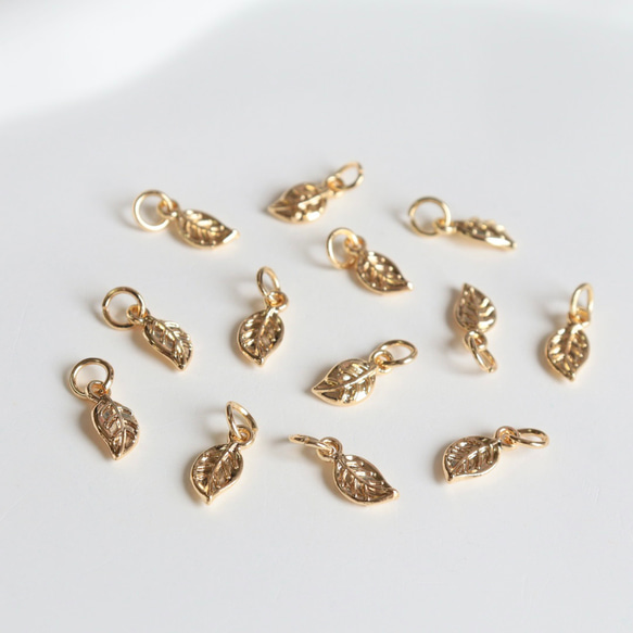 4個★14Kコーディング  5mm ×11mm リーフ　チャーム　ゴールド 5枚目の画像