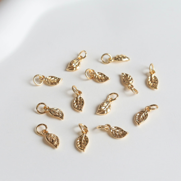 4個★14Kコーディング  5mm ×11mm リーフ　チャーム　ゴールド 11枚目の画像