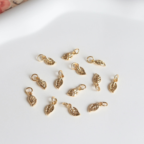 4個★14Kコーディング  5mm ×11mm リーフ　チャーム　ゴールド 17枚目の画像