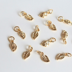 4個★14Kコーディング  5mm ×11mm リーフ　チャーム　ゴールド 3枚目の画像