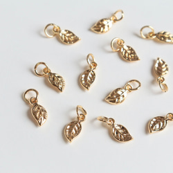 4個★14Kコーディング  5mm ×11mm リーフ　チャーム　ゴールド 4枚目の画像