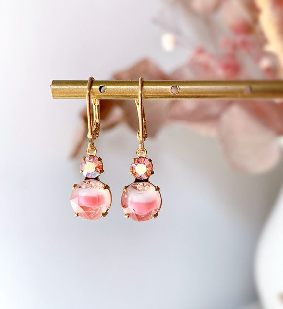 西ドイツのヴィンテージ ギブレガラスとオーストリアクリスタルカボションのピアス/イヤリング 1枚目の画像