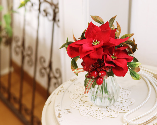 水替え不要!!Christmasの代表花!!「ポインセチア」ガラス瓶アレンジ