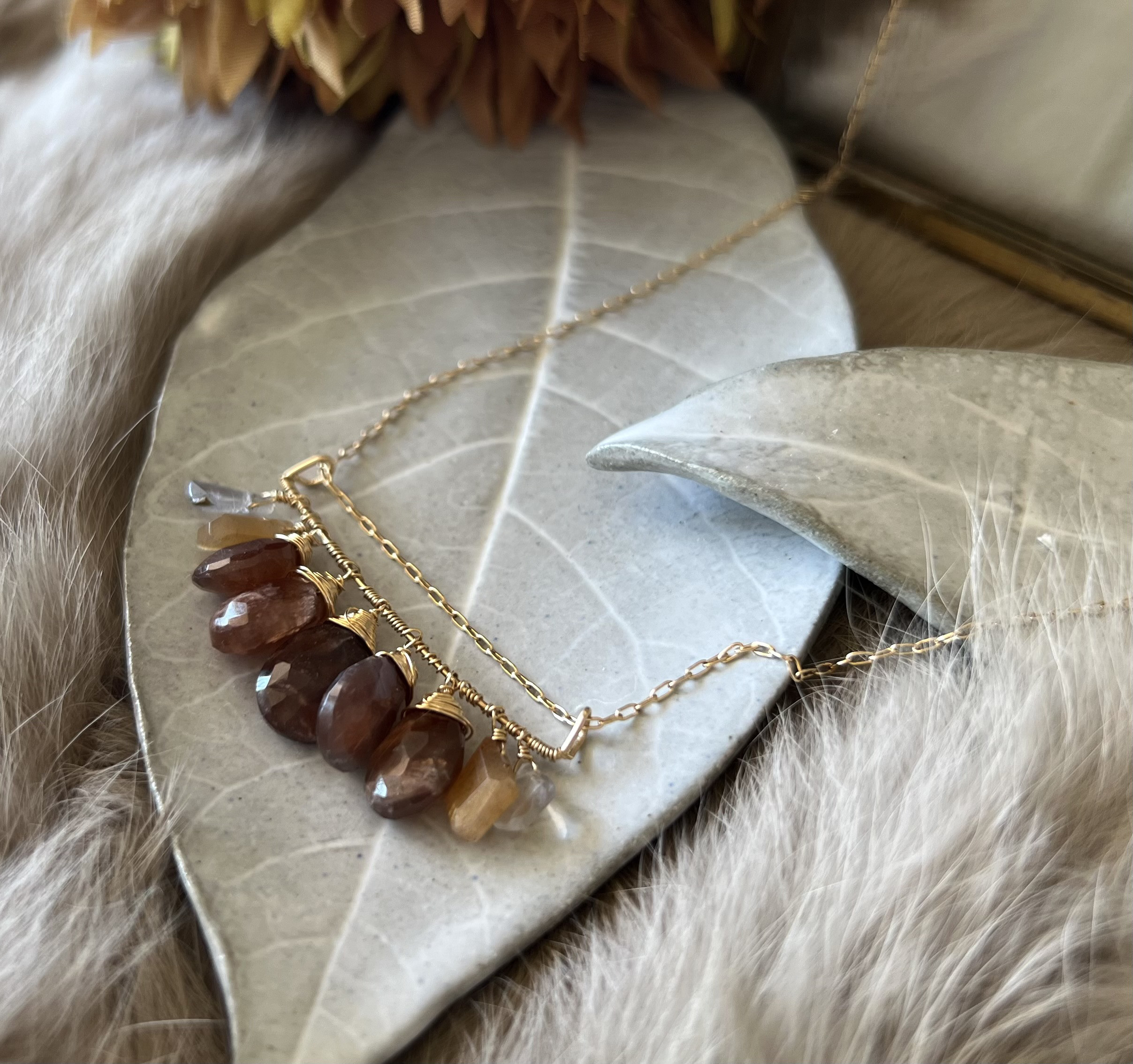 フリルネックレス【サンストーン】ブラウン 14kgf 秋