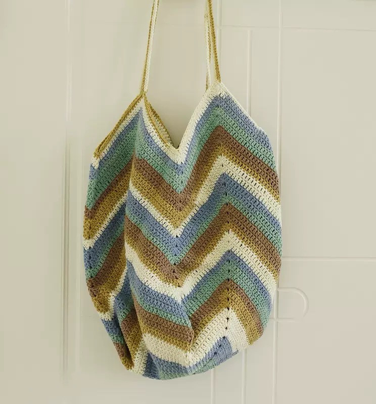 手作り 毛糸 かぎ針編み ニート ショルダーバッグ トートバッグ【大容量バスケットバッグ｜波紋｜爽やかな配色】1点
