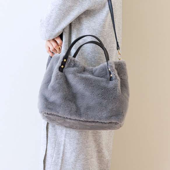 【ふわふわ もこもこ】 ファーバッグ 2way ななめがけ ショルダーバッグ トートバッグ 冬 バッグ 304-12 1枚目の画像