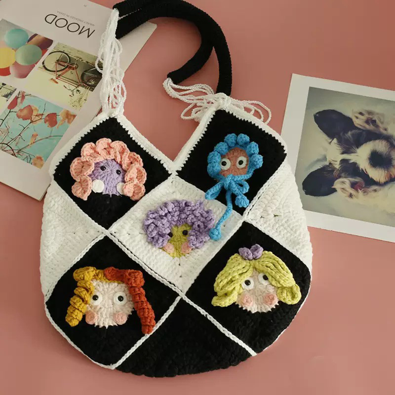 手作り 毛糸 刺繍 かぎ針編み ニート ショルダーバッグ トートバッグ【人形の顔ドールフェイス｜13枚のパネル拼接】1点