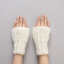 在庫2点！ギフトにも！これからの季節にぴったり！『【クロバーラボ】リストウォーマーキット』～アイボリー～ 1枚目の画像