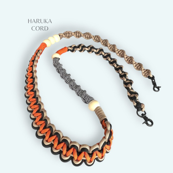 日本製頑丈金具　ショルダーストラップ　スマホストラップ　パラコード　ミックス編み　ウッドビーズ　ナスカン取付可