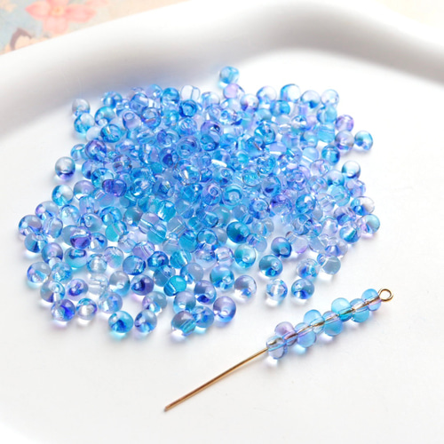 れ*ん様 トロールビーズ 美品】廃盤含む 夏色 ガラスブルー系 4点セット希少 200粒以上☆ 4mm×5mm ドロップガラスビーズ グラデーションガラス