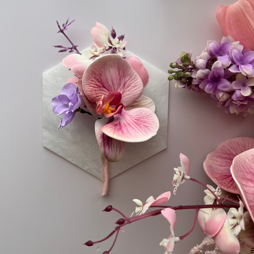 ピンク紫のニュアンスカラーにアマランサスを入れてクラシカルな