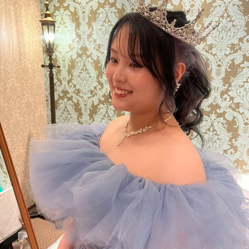 実例写真！カラードレス オフショルダー 青紫 ラッフルフリル キラキラ