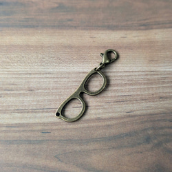 トラベラーズノートを飾るめがねチャーム【アンティークゴールド】 4枚目の画像