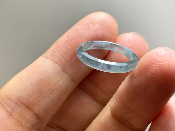 L14-127 細身 高氷種 薄水青 7.0号 グアテマラ産 A貨 本翡翠 くりぬき 4枚目の画像