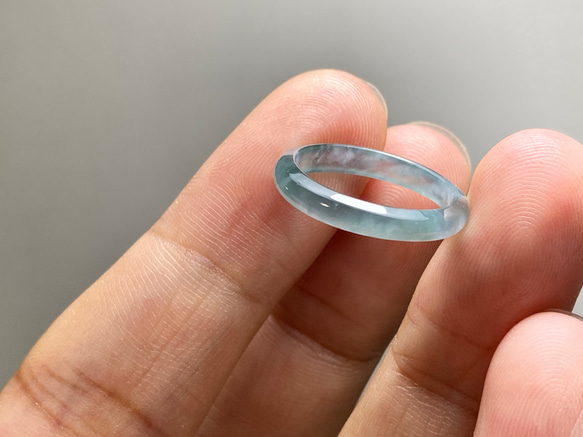 L14-127 細身 高氷種 薄水青 7.0号 グアテマラ産 A貨 本翡翠 くりぬき 2枚目の画像