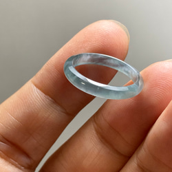 L14-127 細身 高氷種 薄水青 7.0号 グアテマラ産 A貨 本翡翠 くりぬき 5枚目の画像