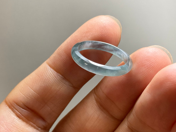 L14-127 細身 高氷種 薄水青 7.0号 グアテマラ産 A貨 本翡翠 くりぬき 5枚目の画像