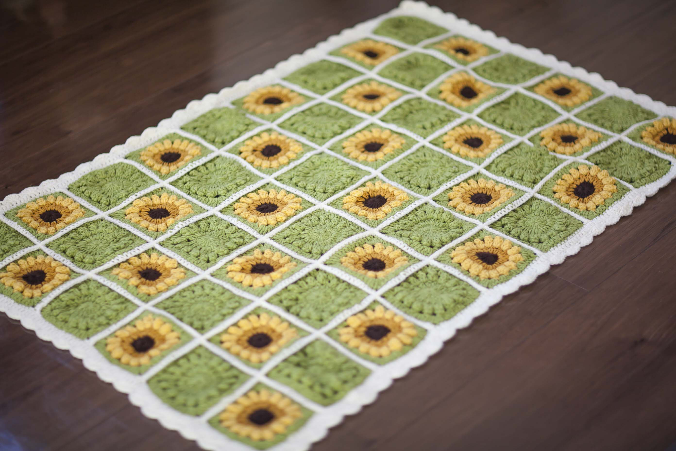 かぎ針編み お花 モチーフ編み ひざ掛け❁向日葵ひまわりヒマワリ/編み物/鍵編み/ソファーカバー/ブランケット/母の日