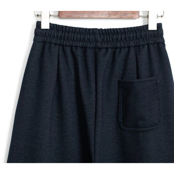 高密度のアセテートとウール混紡、9分丈ゆとりバナナパンツ。日常にさりげない上品さを添えます。2色L723 6枚目の画像