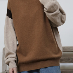 上品で雰囲気を醸し出す配色セーター　前後２wayセーター　ウールセーター ハイネック ニット　251006-1 4枚目の画像