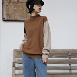 上品で雰囲気を醸し出す配色セーター　前後２wayセーター　ウールセーター ハイネック ニット　251006-1 2枚目の画像