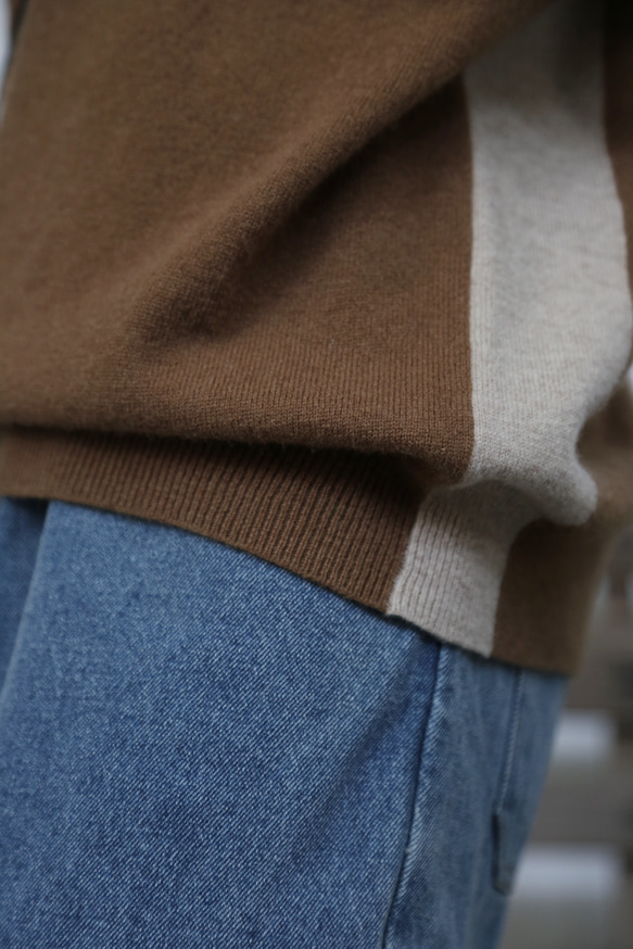 上品で雰囲気を醸し出す配色セーター　前後２wayセーター　ウールセーター ハイネック ニット　251006-1 14枚目の画像