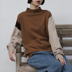 上品で雰囲気を醸し出す配色セーター　前後２wayセーター　ウールセーター ハイネック ニット　251006-1 6枚目の画像