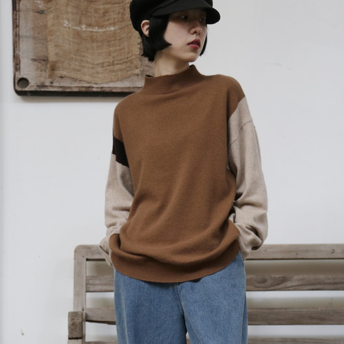 上質ウール100% サイド切り替え　ハイネックニット　OUR ブラウン 上質ウールのサイド切り替えニット – OURHOME