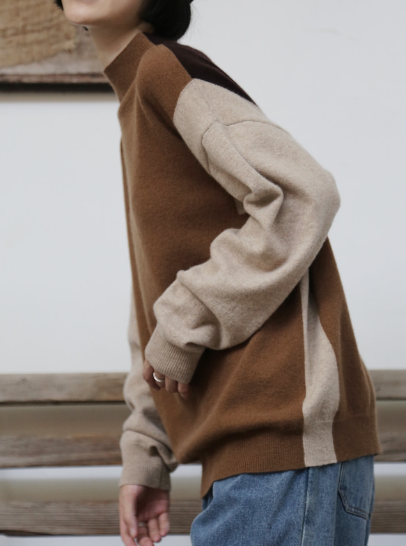 上品で雰囲気を醸し出す配色セーター　前後２wayセーター　ウールセーター ハイネック ニット　251006-1 9枚目の画像