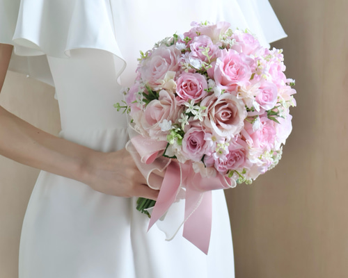 ころんと可愛いピンクローズのウエディングブーケ/ブートニア付き/即日
