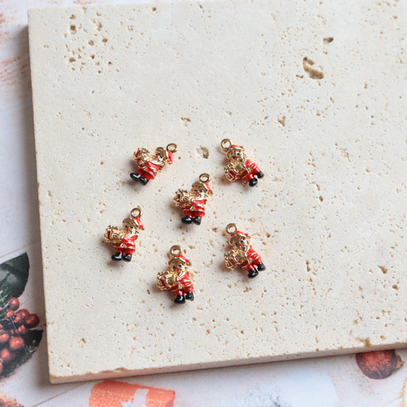 新作★立体　クリスマス　サンタさん　サンタクロース　エポチャーム　ゴールド　 10枚目の画像