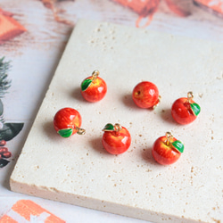 新作★立体　りんご　エポチャーム　ゴールド　 20枚目の画像