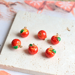 新作★立体　りんご　エポチャーム　ゴールド　 16枚目の画像