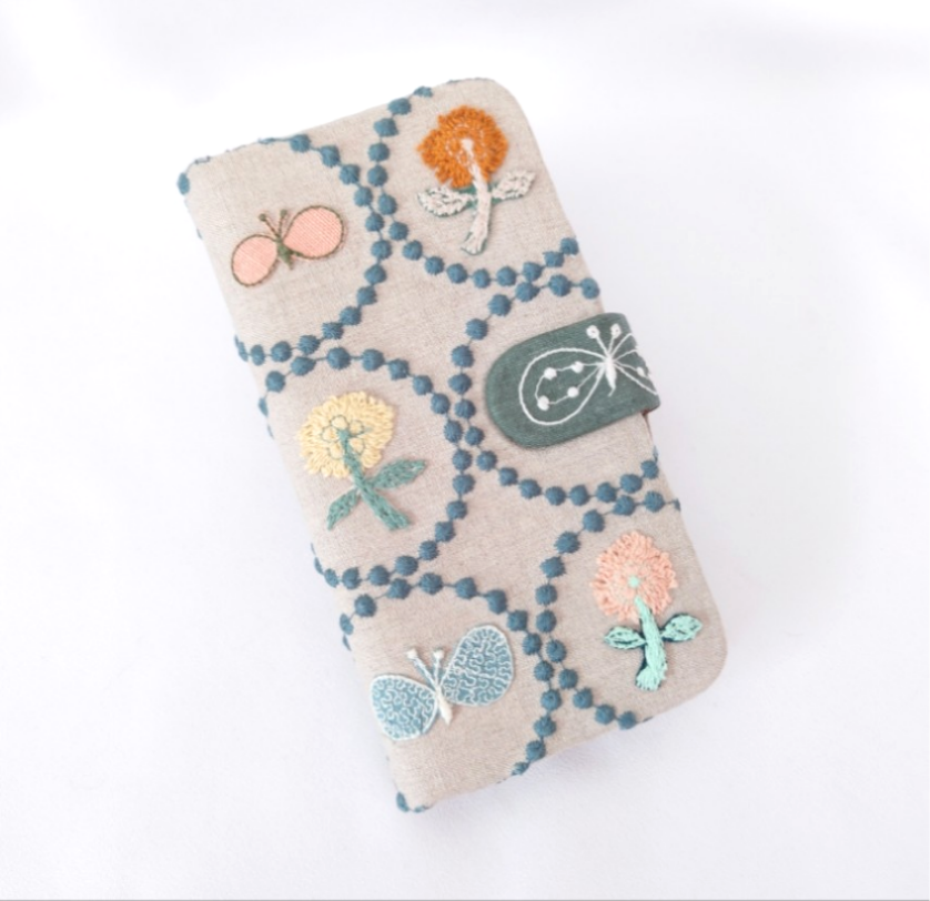 【受注製作】ベージュ×ブルーグレー タンバリン ミナペルホネン 手帳型スマホケース